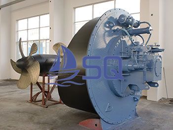 Azimuth thruster with contra-rotating propellers